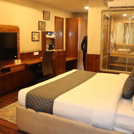 Royal Castle Hotel Kasol Luaran gambar