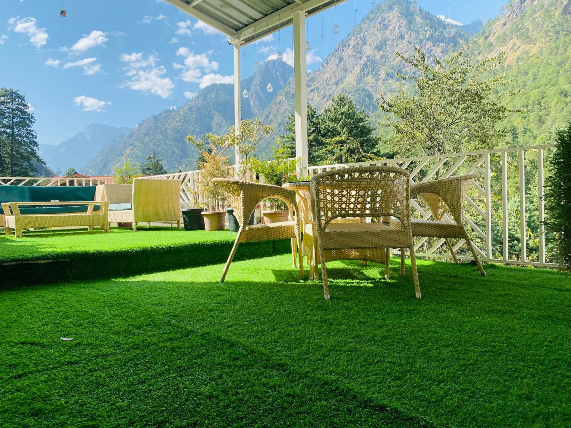 Royal Castle Hotel Kasol Luaran gambar