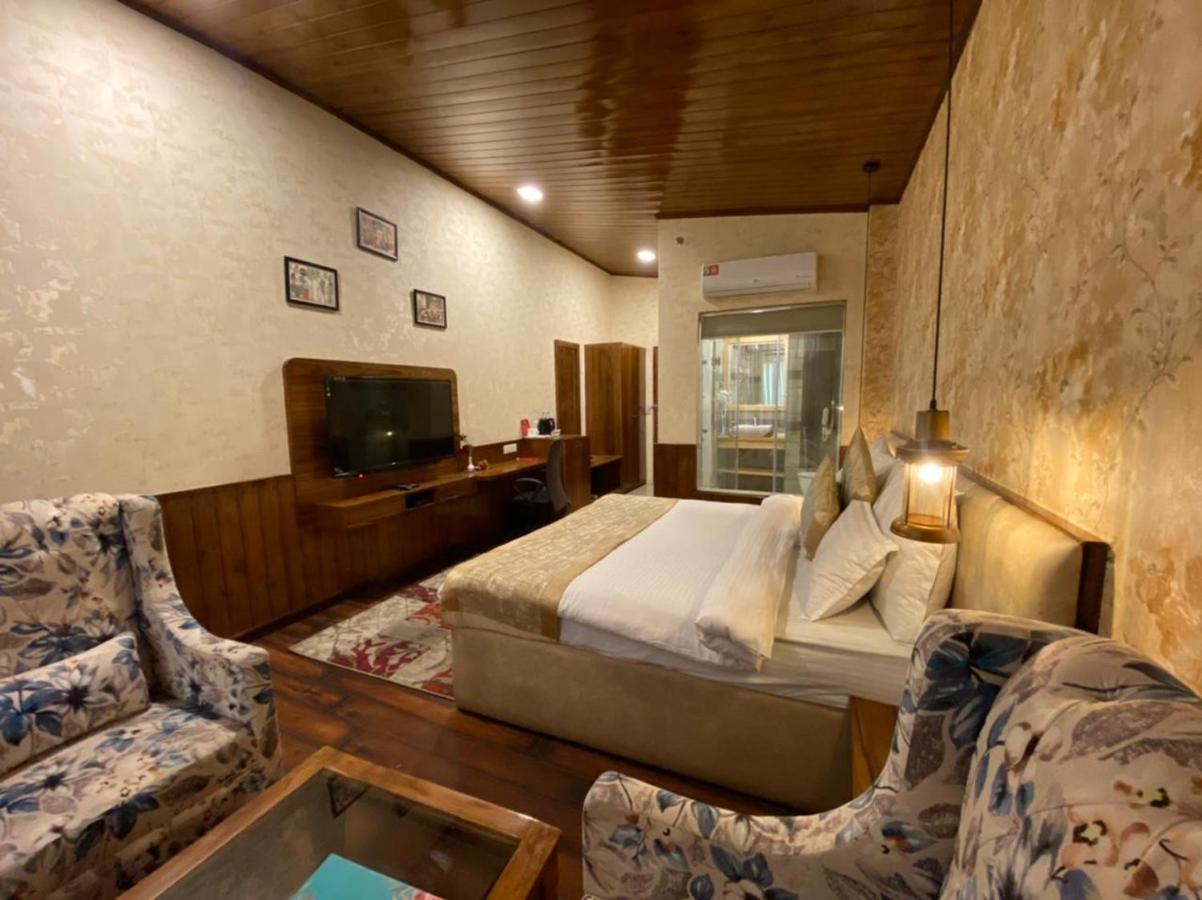 Royal Castle Hotel Kasol Luaran gambar